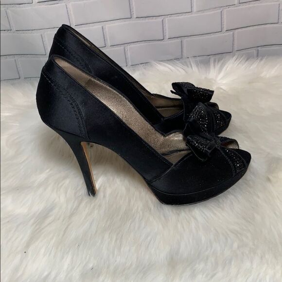 Joan & David Black Satin Bow Detailed Pump Sz 8.5 - Picture 4 of 6